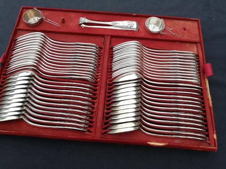 zeer uitgebreide bestek cassette, Antiek en Kunst, Antiek | Bestek, Ophalen