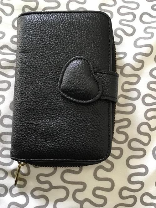 ZWARTE PORTEMONNEE MET HARTJE, Sieraden, Tassen en Uiterlijk, Portemonnees, Gebruikt, Zwart, Verzenden