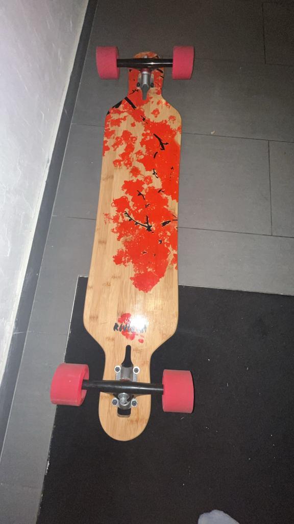 Longboard riviera cherry blossom, Sport en Fitness, Skateboarden, Zo goed als nieuw, Skateboard, Longboard, Ophalen