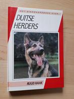 HET STANDAARD BOEK OVER DUITSE HERDERS Ruud Haak, Ophalen of Verzenden, Gelezen, Overige diersoorten
