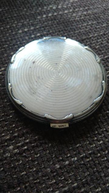 Vintage poederdoos Alpacca beschikbaar voor biedingen