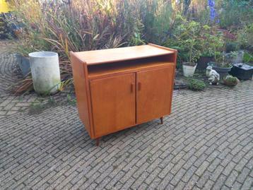 Retro wandkast   lowboard  beschikbaar voor biedingen