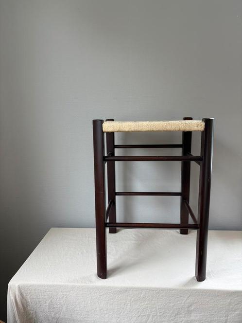 Vintage bruin houten kruk met paperstraw zitting h50cm, Huis en Inrichting, Krukjes, Zo goed als nieuw, Hout, Ophalen of Verzenden