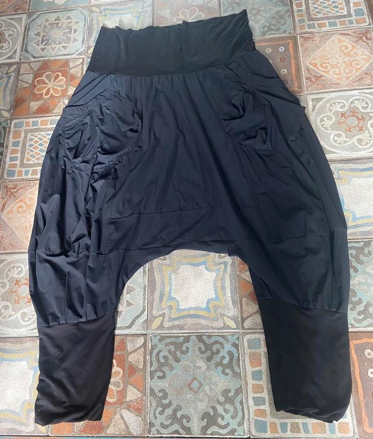 Elsewhere zwarte zouavebroek maat XXL ((48-52), Kleding | Dames, Broeken en Pantalons, Zo goed als nieuw, Maat 46/48 (XL) of groter