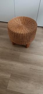 In nieuwstaat rotan poef Ikea, Ophalen, Minder dan 50 cm, Rond, Zo goed als nieuw
