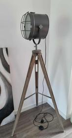 Industriele drie poot staande lamp, Ophalen, Zo goed als nieuw, Metaal, 150 tot 200 cm