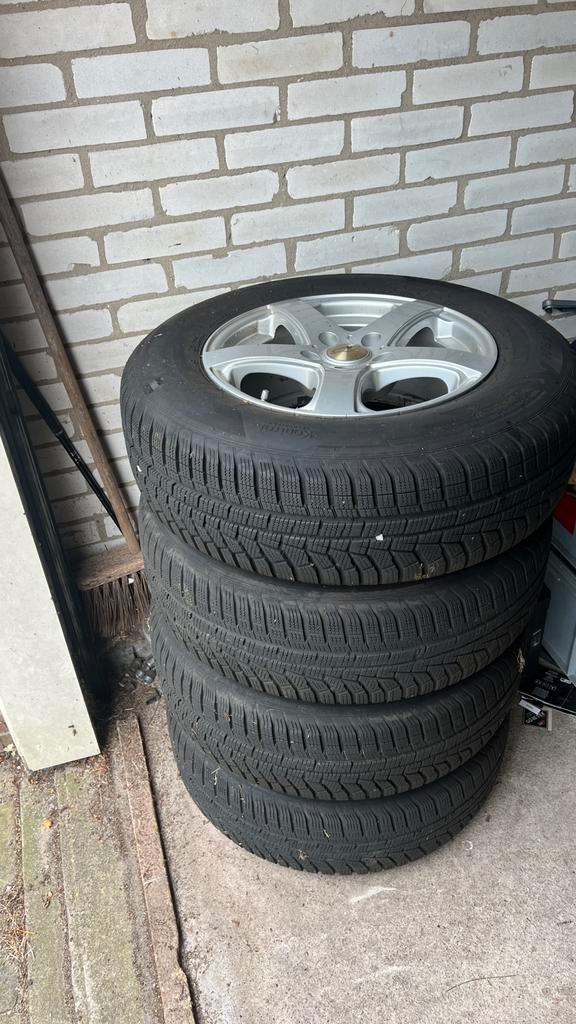 4 stuks Hyndai Tucson velgen met winterbanden en TPMS, Auto diversen, Autosport-onderdelen, Zo goed als nieuw, Ophalen