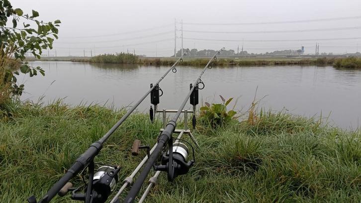 Complete karperset Delkim/ Avid/ Fox/ Wychwood, Watersport en Boten, Hengelsport | Karpervissen, Zo goed als nieuw, Complete set