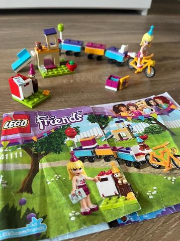 LEGO Friends Feesttrein 41111 beschikbaar voor biedingen