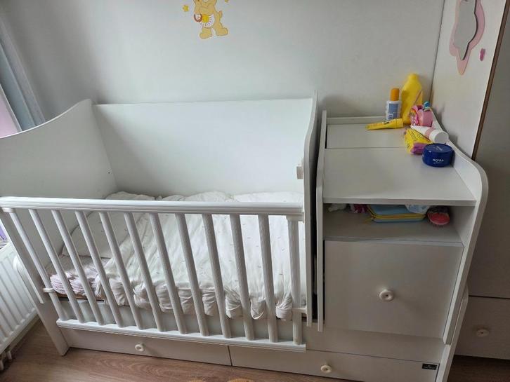 Lorelli combi ledikant 5 in 1 met schommel funtie, Kinderen en Baby's, Kinderkamer | Bedden, Zo goed als nieuw, 140 tot 160 cm
