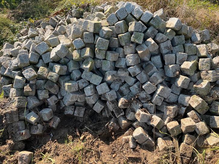 GRATIS Grote partij (5á7m2) graniet keien 9x9cm, Tuin en Terras, Grind, Keien en Split, Gebruikt, Kei, Grijs, Graniet, Ophalen