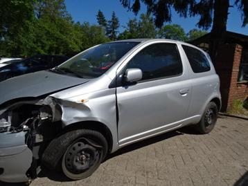 Toyota Yaris bj 2006 1.3 vvti 78000 km AUT 3d voor demontage beschikbaar voor biedingen