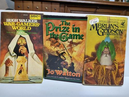 FANTASY and FICTION - VINTAGE COLLECTION OF 4 (English books, Boeken, Science fiction, Zo goed als nieuw, Verzenden