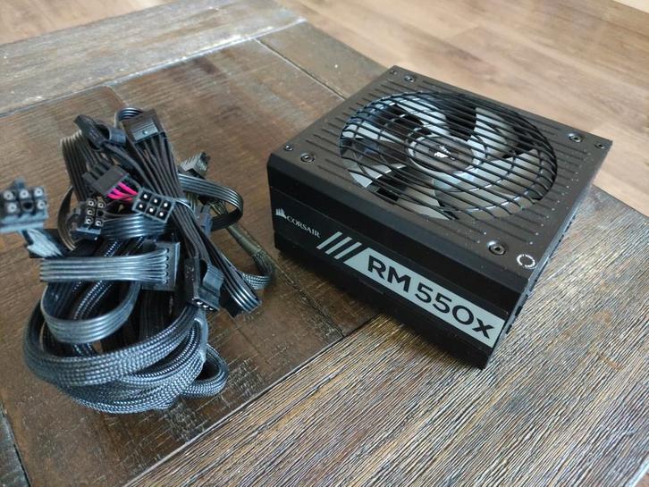 Corsair RM550x voeding 550 watt, Computers en Software, Interne voedingen, Gebruikt, Ophalen of Verzenden
