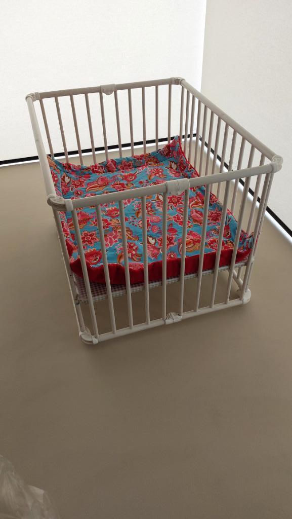 Box, merk Geuther, Kinderen en Baby's, Boxen, Gebruikt, Rechthoekig, In hoogte verstelbaar, Boxkleed, Wieltjes, Ophalen