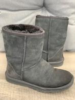 Ugg dames laarzen maat 37, zwart suede, Kinderen en Baby's, Meisje, Laarzen, Zo goed als nieuw, Ugg