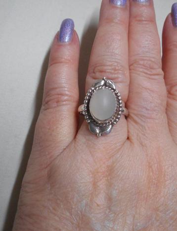 Zilveren vintage ring met mooie steen maat 18.75 nr.229 beschikbaar voor biedingen