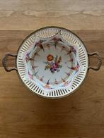 Porseleinen Beierse koekjesschaal met bronzen rand, Antiek en Kunst, Antiek | Porselein, Ophalen of Verzenden