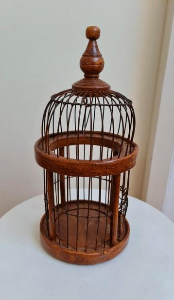 Antieke vogelkooi hout met draadstaal tralies nostalgisch    beschikbaar voor biedingen