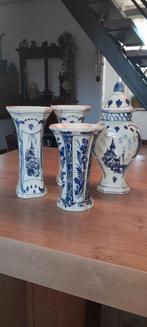 Delfts blauw kaststel en oude vaas, Antiek en Kunst, Ophalen of Verzenden