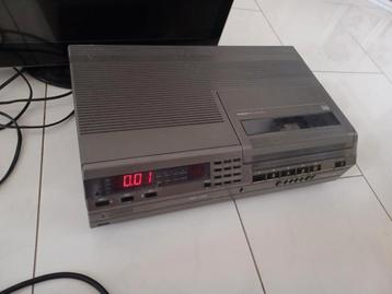 Videospeler  video 2000 + 8 banden 75 € beschikbaar voor biedingen