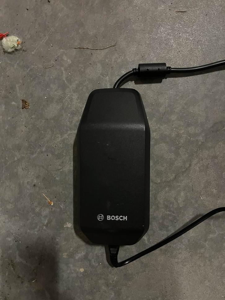 Bosch Acculader BPC3400 - Perfect voor E-bikes, Fietsen en Brommers, Fietsaccessoires | Fietsaccu's, Zo goed als nieuw, Ophalen of Verzenden