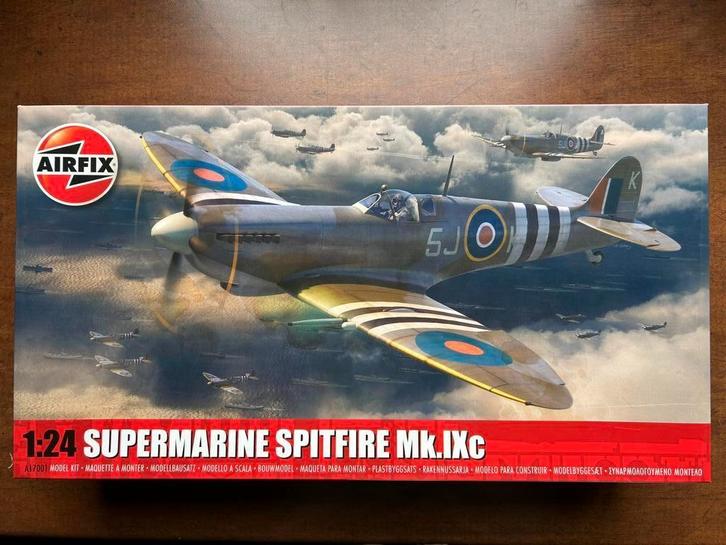 SUPERMARINE SPITFIRE Mk.IXc, AIRFIX, 1/24 met twee extra's, Hobby en Vrije tijd, Modelbouw | Vliegtuigen en Helikopters, Nieuw