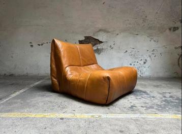 Vintage Lounge Chair in Cognac Leder van Roche Bobois. beschikbaar voor biedingen