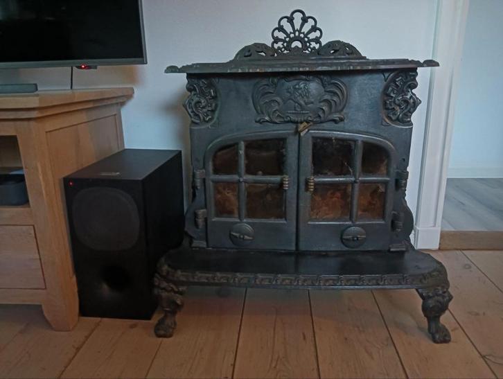 Te zeer mooi gietijzer kacheltje ., Huis en Inrichting, Kachels, Zo goed als nieuw, Houtkachel, Hout, Ophalen of Verzenden