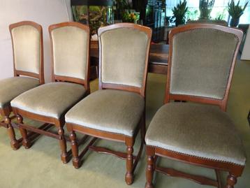 4 Prachtige stoelen beschikbaar voor biedingen