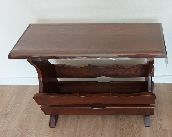 Lectuurbak, krantenbak. Klassiek eiken. Tevens bijzettafel, Huis en Inrichting, Woonaccessoires | Krantenbakken en Lectuurbakken