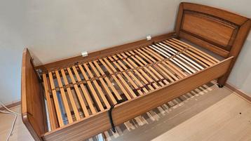 Elektrisch verstelbaar bed beschikbaar voor biedingen