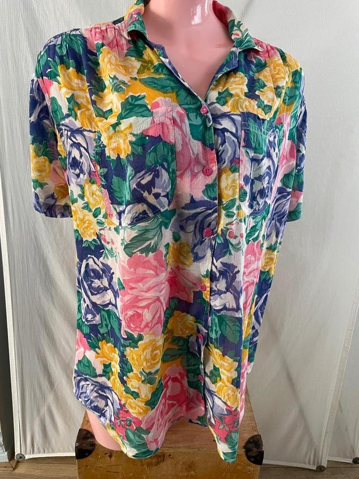 Bloemen blouse – Maat 36 – Korte mouwen, Kleding | Dames, Blouses en Tunieken, Zo goed als nieuw, Maat 36 (S), Overige kleuren