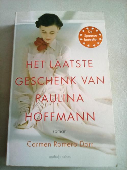 Het laatste geschenk van Paulina Hoffmann-Carmen Romero Dorr, Boeken, Romans, Zo goed als nieuw, Nederland, Ophalen of Verzenden