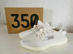 Yeezy Boost 350 V2 Bone (44 2/3), Wit, Nieuw, Ophalen of Verzenden, Sneakers of Gympen