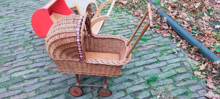 Vintage Rotan Poppenwagen - Jaren 70/80, Kinderen en Baby's, Speelgoed | Poppen, Zo goed als nieuw, Ophalen
