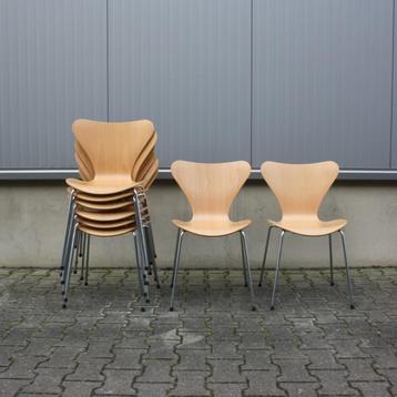 Grote partij vlinderstoelen model 3107 FRITZ HANSEN