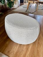 Crème Boucle Poef - Wabi Sabi Vorm, Huis en Inrichting, Ophalen of Verzenden, Zo goed als nieuw, Stof, Ovaal