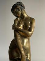 Zwaar bronzen art nouveau klassiek vrouwelijk naakt beeld, Antiek en Kunst, Ophalen of Verzenden