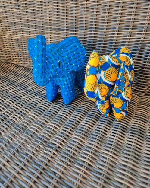 Handgemaakte decoratieve stoffen olifantjes – 2 stuks, Huis en Inrichting, Woonaccessoires | Overige, Zo goed als nieuw, Ophalen of Verzenden