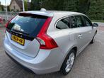 Volvo V60 1.6 D2 AUT. Momentum ECC NAVI, Euro 5, Stof, Gebruikt, 4 cilinders