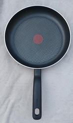 Koekenpan Tefal Hard Titanium 28cm, Huis en Inrichting, Ophalen of Verzenden, Gebruikt, Koekenpan of Braadpan