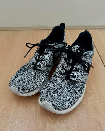 Nike Roshe One Speckle-print – maat 38,5 beschikbaar voor biedingen