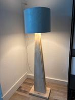 Vloerlamp excusief model, Huis en Inrichting, Lampen | Vloerlampen, Ophalen, Zo goed als nieuw, Hout, 150 tot 200 cm