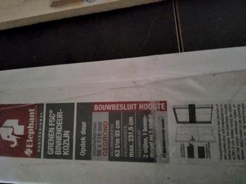 Binnendeurkozijn van hout voor opdekdeur  beschikbaar voor biedingen