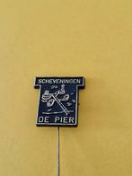 Sp 1975 Scheveningen De Pier Speldje, Verzamelen, Speldjes, Pins en Buttons, Ophalen of Verzenden, Gebruikt, Stad of Land, Speldje of Pin