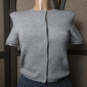H&M gebreid t shirt xs beschikbaar voor biedingen