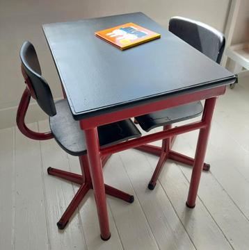 Schoolbankje Kindertafel Kinderstoel Tafeltje Vintage  beschikbaar voor biedingen