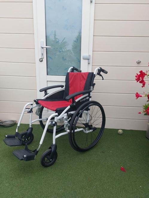 G logic  comfort  nog in wit  lichtgewicht rolstoel, Diversen, Rolstoelen, Zo goed als nieuw, Duwrolstoel, Ophalen of Verzenden
