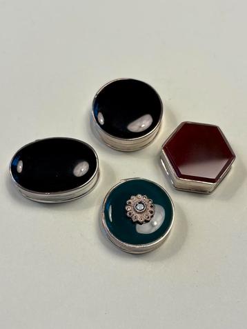 4 Zilveren pillen doosjes gemerkt 925 beschikbaar voor biedingen